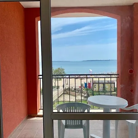 Carina Apartahotel 3*