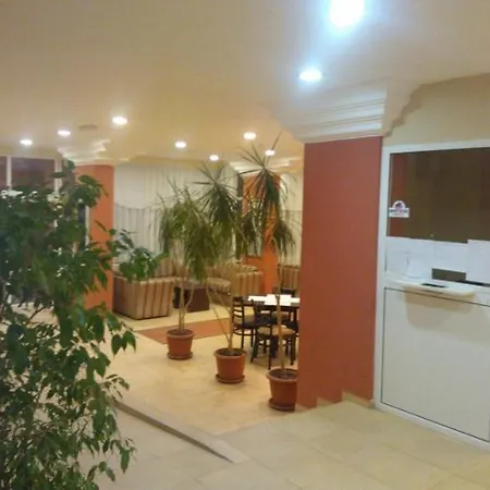 Apartahotel Carina