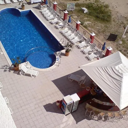 Carina Apartahotel 3*