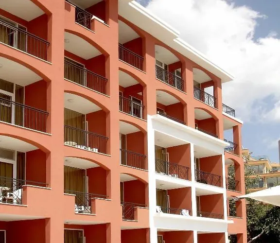 Carina Hotel apartamentowy 3*